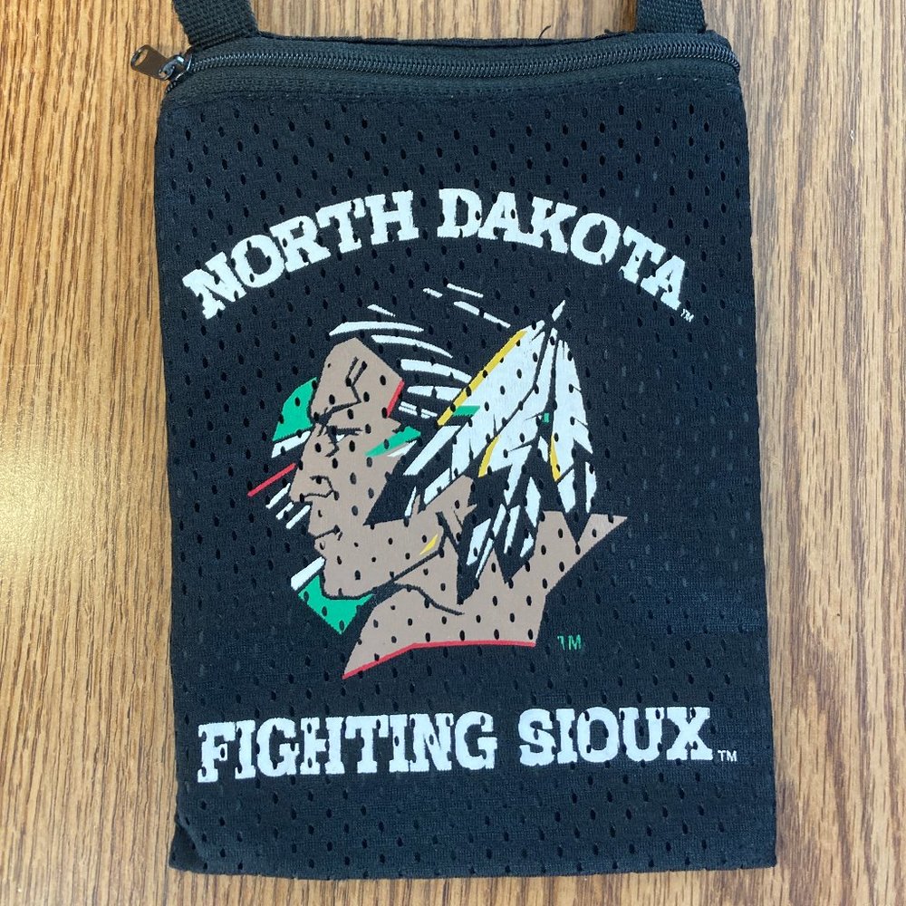 UND Fighting Sioux hand bag sachel zipper hoodie vintage